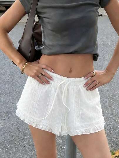 新款女士层叠荷叶边蕾丝优雅休闲百搭系带短裤，适合日常穿着