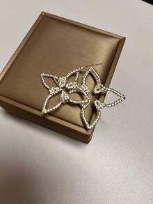 Elegant Fashion Graceful Elegant Earrings, Luxurious Lady Earrings - Twisted Four-leaf Clover Earrings - View 3