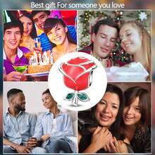 这款镀银红玫瑰吊坠珠，以其饱满的红色花瓣和精湛的工艺，传递着热烈的爱意和对美的追求。它能为任何装扮增添优雅浪漫的气息，非常适合DIY珠宝项目，例如制作原创蛇形手链、项链或串珠链。 - 彩色 - 查看 2