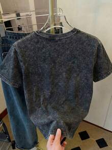 LILL Women's Spring/Summer Star Pattern T-Shirt, Slightly Stretchy, Fitted, Washed And Distressed Cotton Black Crew Neck Short-Sleeved T-Shirt, Casual Everyday Street Style Top. - Black - View 2