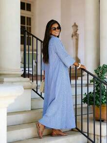 春夏新款时尚女式彩色条纹衬衫裙，休闲百搭风格，适合日常出行和度假，正面中央撞色纽扣细节，A字喇叭裙摆，优雅迷人。 - 淺藍色 - 查看 7