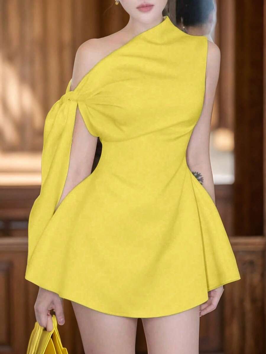 Women's Elegant Buttercup Yellow Sleeveless Tie-Strap Minimalist Short Graduation Dress - 黃色 - 查看 1