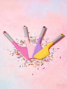 This One-Piece Wide Silicone Spatula Is Made Of Silicone, Heat-Resistant, And Has A Hanging Hole On The Handle. Suitable For Baking, Cooking And Mixing, Easy To Clean. - Multicolor - View 1