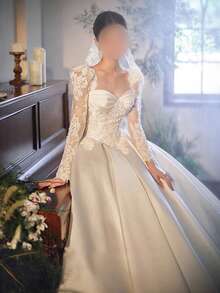 Sweetheart Neck Long Sleeve Lace Bridal Gown With Structured Bodice, Luxurious Satin Ball Gown Skirt With Full Volume, Vintage Court-Style Wedding Dress With Regal Presence, Elegant Lace And Satin Combination For A Classic Bridal Look, Perfect For Castle Weddings, Formal Ceremonies, Church Venues, Christmas Balls, Holiday Celebrations, Prom Events, Engagement Parties And Elegant Birthday Galas, Designed For Brides Who Love Grand Silhouettes, Classic Detailing And Old-World Bridal Charm - 白色 - 查看 5