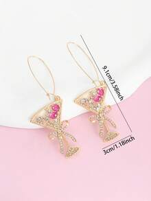 一款可爱、甜美、复古风格的小酒杯造型时尚耳环，适合作为礼物送给朋友。 - 金色 - 查看 2