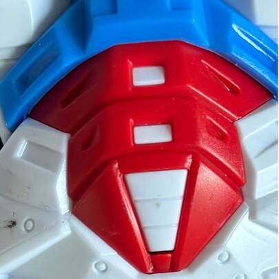 适合3岁以上男孩的玩具，二合一变形汽车/机器人，炫酷灯光效果，遇到障碍物自动转向，电池驱动，完美的生日礼物