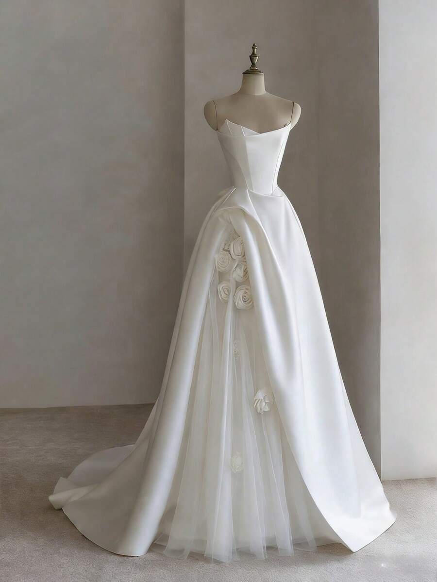 Glamorous Strapless A-Line Wedding Dress With Open Back In Satin – Sophisticated Floor-Length Bridal Gown Featuring A Flattering Corset Bustier, Daring Rear Cutout, And Lustrous Satin Silhouette, Perfect For Weddings, Christmas Galas, Halloween Balls, Formal Dances, Birthday Celebrations, And Special Evening Events. A Versatile Choice For Wedding Receptions, Holiday Parties, Anniversary Dinners, Luxury Getaways, Black-Tie Occasions, Cocktail Gatherings, Bridal Showers, Wedding Guest Attire, Graduation Formals, Homecoming Events, And As A Modern Bridesmaid Or Festive Evening Gown. - 白色 - 查看 1