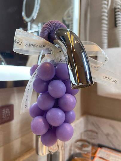 Grape-Scented Soap, A Vintage Gift. Available In A Variety Of Grape Colors. Perfect As A Valentine's Day, Mother's Day, Birthday Gift, Or Party Favor. Colors Not Shown In The Pictures. Suitable For Bathrooms, Closets, Toilets, Shoe Cabinets, Living Rooms, Bedrooms, And Cars.