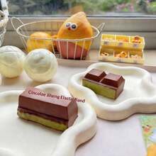 抹茶熔岩巧克力慢回弹挤压玩具，仿真迷你面包吊坠 - 生日礼物、圣诞礼物、复活节礼物、完美礼物、礼品、新品畅销、新品热销、新品上市 - 彩色 - 查看 4