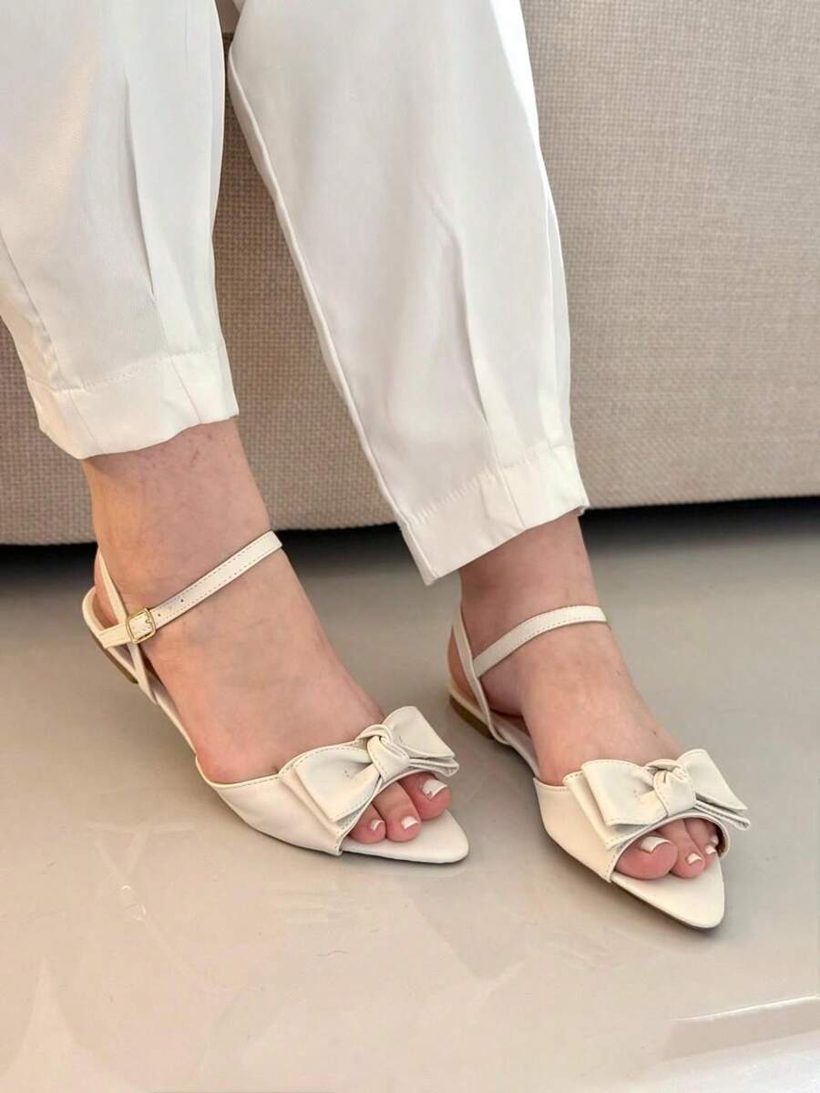Flat Sandal With Leaf-Shaped Toe And Bow. - trắng - Xem 1