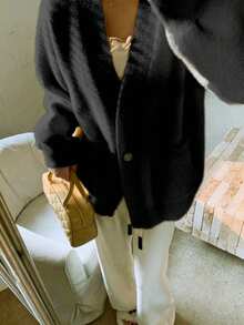 一件奶油黄时尚优雅仿毛皮口袋开衫毛衣，适合秋冬季约会、休闲户外活动和旅行，黑色。 - 黑色 - 查看 4