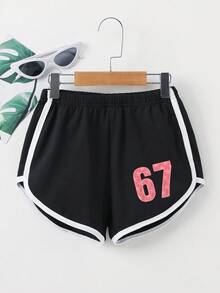 女童两件套套装，包括短袖上衣和短裤，白色和粉色撞色设计，印有“67”星星图案。舒适透气，时尚可爱，宽松版型，百搭实用。适合女孩日常休闲穿着、玩耍，是完美的夏季女童装。 - 彩色 - 查看 5