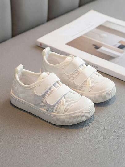 1双女婴白色时尚简约网面运动鞋，圆头，柔软平底，舒适透气，休闲幼儿鞋，适合日常户外活动、家庭公园散步、度假和上学穿着，春夏款。