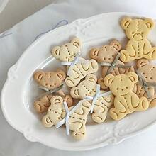 Set de 3 cortadores de galletas con forma de oso de peluche lindo | Molde de hornear con forma de oso relleno, adecuado para baby shower, fiesta de cumpleaños y regalos! Molde de plástico para hacer deliciosos dulces con forma de oso - Blanco - Ver 6