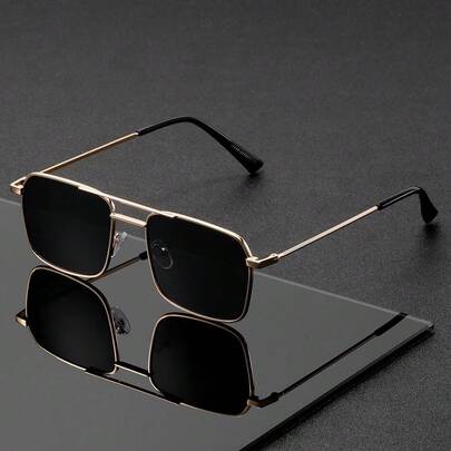 复古方形镜框男士眼镜，纤细镜腿，适合商务、休闲和都市通勤场合。