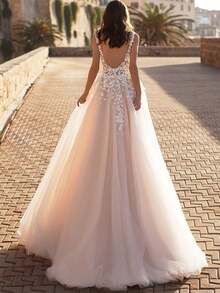Women's Blush V-Neck Floral Appliqué A-Line Wedding Gown - Strapless Sheer Tulle Bridal Dress With Delicate 3D Blooms For Ceremony & Formal Events - 白色 - 查看 3