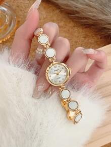 1pc New Fashion Women's Watch, Elegant Triangular Dial, Business Quartz Watch, Suitable For Daily Life, Parties And Banquets - White - View 2