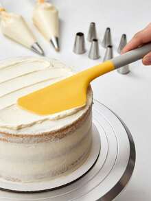 This One-Piece Wide Silicone Spatula Is Made Of Silicone, Heat-Resistant, And Has A Hanging Hole On The Handle. Suitable For Baking, Cooking And Mixing, Easy To Clean. - Multicolor - View 5