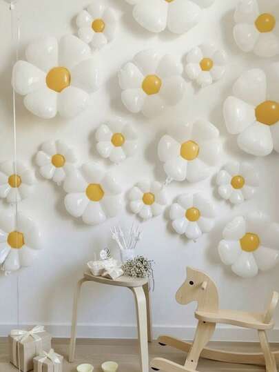 20pcs Daisy Flower Aluminum Foil Balloons, Cute And Lightweight Balloon Decor Suitable For Birthday Parties, 1st Birthday, White Daisy Flower Balloons, Daisy Balloons, Polyester Aluminum Foil Balloons, Suitable For Adult Events, Photo Props And Check-In Photos, Birthday Party Decorations, No Power Required, Easy To Set Up