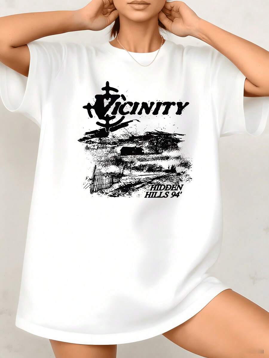 Paisaje abstracto con colinas y letras que evocan una sensación de libertad y movimiento natural en tonos contrastantes camiseta de mujer blanca 220g casual cómoda para uso diario - Blanco - Ver 1