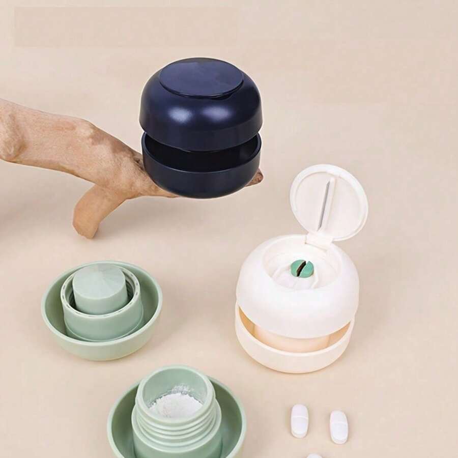 1 chiếc máy nghiền và cắt thuốc 4 trong 1 cầm tay kèm khay chia thuốc - Máy chia thuốc đa năng nhỏ gọn dành cho thuốc viên nhỏ, bao gồm cốc đựng có thể tháo rời, chất liệu PP bền. - Nhiều màu - Xem 1