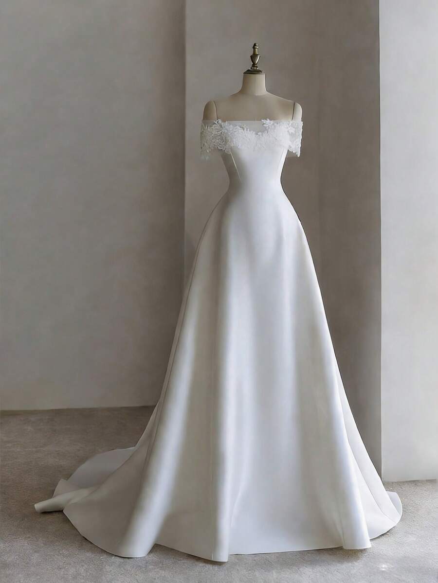 Elegant Boat Neck Wedding Dress With Exposed Shoulder Short Sleeves And Open Back In Satin – Sophisticated Floor-Length A-Line Gown Featuring A Graceful Wide Neckline, Short Sleeves With Shoulder Cutout, Daring Backless Design, And Lustrous Satin Silhouette, Perfect For Weddings, Christmas Galas, Halloween Balls, Formal Dances, Birthday Celebrations, And Special Evening Events. A Versatile Choice For Wedding Receptions, Holiday Parties, Anniversary Dinners, Luxury Getaways, Black-Tie Occasions, Cocktail Gatherings, Bridal Showers, Wedding Guest Attire, Graduation Formals, Homecoming Events, And As A Breathtaking Bridesmaid Or Festive Evening Gown. - 白色 - 查看 1