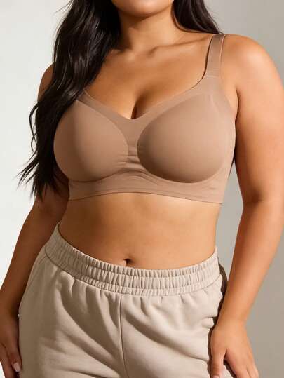 大码无钢圈文胸，轻薄面料，舒适无缝，可调节肩带，提拉支撑，防下垂内衣