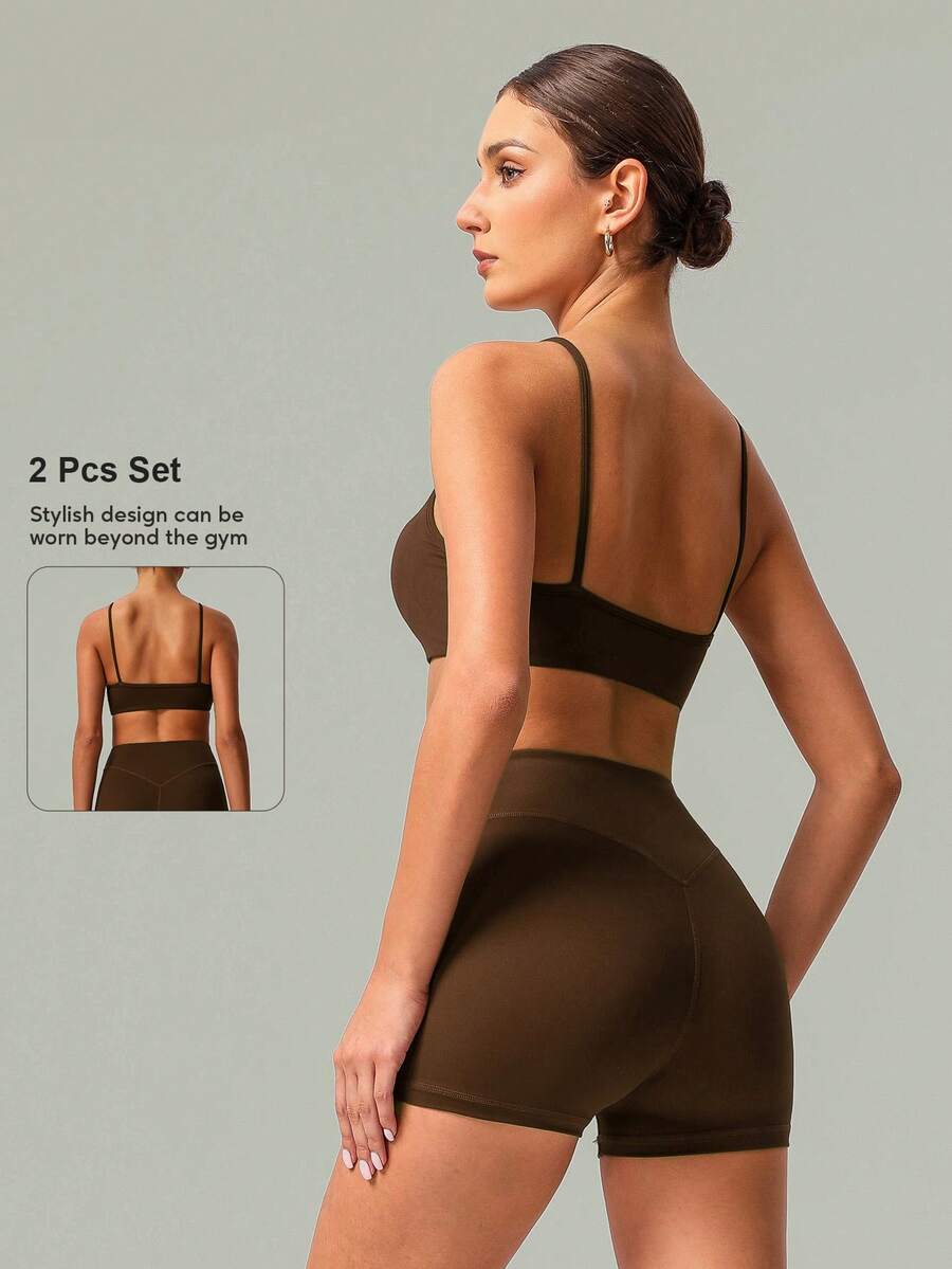 2 件套 CO Ord 女士经典吊带露背运动文胸和高腰深 V 提臀运动短裤，适合春夏季节穿着，可用于跑步、健身、骑行等运动。