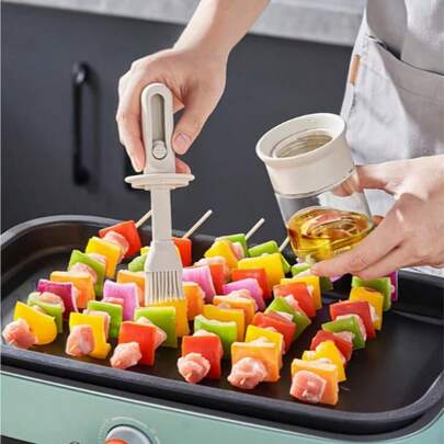 1pc Silicone Basting Brush With Integrated Oil Separator Easy To Clean, Ideal For Grilling, Baking, Cooking - Black And White, For Kitchen Use In Refrigerator