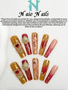NAIO 10片方形手工美甲贴片，奢华风格，按压式尖头美甲贴片，裸色和红色可选，不对称液态金属、猫眼法式尖头、天使图案设计。配有金属爱心、仿珍珠和蝴蝶结美甲装饰。这些美甲贴片非常适合女性和女孩，是派对和日常佩戴的理想之选。套装包含美甲工具。精美礼物，女性和女孩的绝佳选择。春夏美甲手工按压式美甲贴片。 - 彩色 - 查看 3