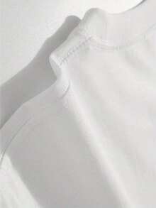 Esta camiseta holgada de manga corta con cuello redondo destaca por un alegre estampado marrón. 100% algodón para una sensación cómoda. - Blanco - Ver 4