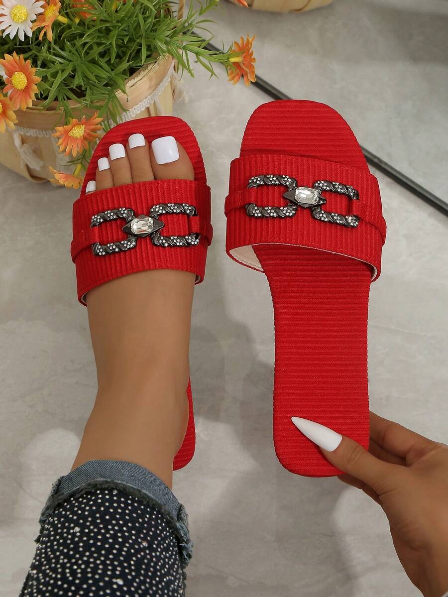 Chic Feet 红色罗纹凉拖鞋 | 方头低跟穆勒鞋，饰有水钻搭扣 - 紅色 - 查看 1