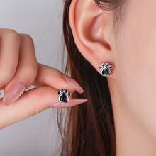 925 Sterling Silver Cute Black Footprint Stud Earrings, Fashion Earrings Suitable For Daily Wear And Parties, Jewelry Gift - Black Footprint Earrings - View 3
