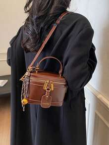 Bolsa pequena quadrada casual e versátil, em tecido xadrez bordado, ideal para guardar celular, batom, moedas, compras, carteira, para mulheres jovens, universitárias, recém-casadas e profissionais. Perfeita para escritório, universidade, trabalho, negócios, deslocamentos diários, atividades ao ar livre, viagens e excursões. - Castanho - Ver 5