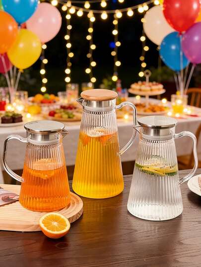 1个大容量条纹水壶，配有壶盖和把手。易于清洁，非常适合盛装冰茶、冷热饮品和果汁。是餐厅、酒店和家庭厨房的理想之选。