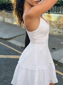 Aflion Vestido corto de mujer con cuello en V blanco, tirantes de espagueti, volantes y capas - Estilo retro francés dulce y elegante con falda en línea A, adecuado para verano, playa, citas, fiestas, campo - Blanco - Ver 3