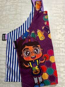 Bata para educadora en sublimado con bolsa delantera y tirantes ajustables cruzados en espalda - Lila Púrpura - Ver 3