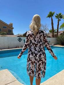 Biquíni Impressão Total Cordão Com Saida De Praia Kimono 3-Pieces Geometric Print Bikini Sets, V Neck Boxer Short Bottom With Cover Shirt Long Sleeves Swimsuit, Women's Swimwear - Preto e Branco - Visão 4