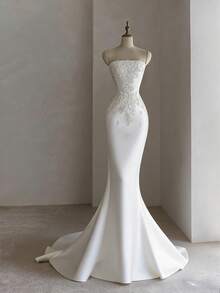 Alluring Strapless Mermaid Wedding Dress With Open Back In Satin – Sophisticated Floor-Length Bridal Gown Featuring A Flattering Corset Bustier, Daring Backless Design, And Figure-Hugging Mermaid Silhouette In Lustrous Satin, Perfect For Weddings, Christmas Galas, Halloween Balls, Formal Dances, Birthday Celebrations, And Special Evening Events. A Versatile Choice For Wedding Receptions, Holiday Parties, Anniversary Dinners, Luxury Getaways, Black-Tie Occasions, Cocktail Gatherings, Bridal Showers, Wedding Guest Attire, Graduation Formals, Homecoming Events, And As A Dramatic Bridesmaid Or Statement Evening Gown. - 白色 - 查看 1