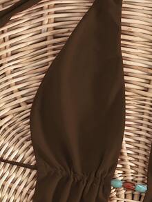 PEPPERMOLLY 2026年最畅销红色连体泳衣，性感镂空胸部设计，饰以珍珠和颈部系带，修身剪裁，是海滩派对必备泳装，也是夏季海滩度假的热门之选。 - 咖啡棕 - 查看 7