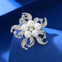 1pc Luxury Elegant Minimalist Pearl Flower Brooch, Fashionable High-End Clothing Accessory - Silver - View 7