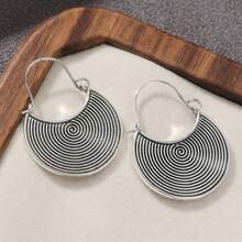 一对简约复古螺旋图案耳环，兼具女性魅力和百搭优雅，适合日常佩戴和度假穿着。 - 銀色 - 查看 9