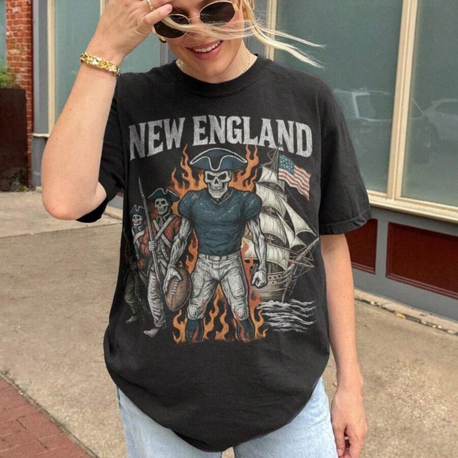 Old School New England Football Shirt,   Patriots Tee, Retro 90s Vintage Game Day T-Shi - 黑色 - 查看 1