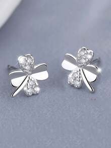 1 Par de Brincos de Botão de Trevo Fresco e Doce de Prata 925, Projetado para Meninas, Hipoalergênico, Brincos de Trevo e Cubic Zircônia, Adequado como Presente de Aniversário para Meninas - Trevo de quatro folhas - Visão 9