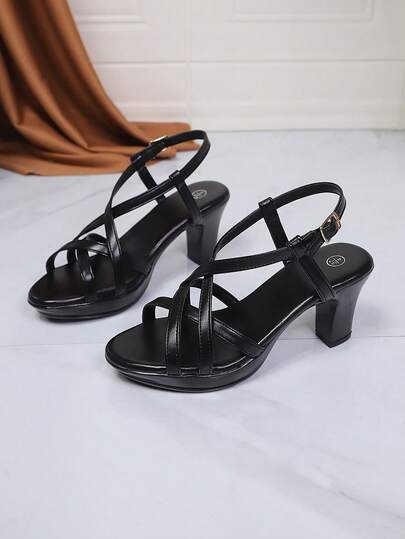 Sandal nữ đế bằng, nhập khẩu theo tiêu chuẩn châu Âu, kiểu dáng thời trang và thoải mái năm 2026, màu trơn, chất liệu da PU, quai chéo, thích hợp cho công sở hoặc mùa hè.