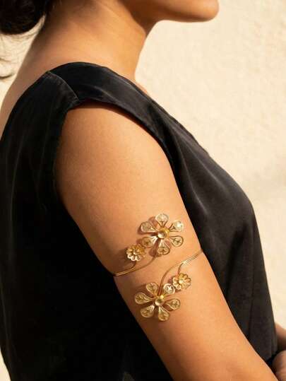 1件夏季新款臂带，适合在海滩度假、情人节、母亲节、感恩节、圣帕特里克节、万圣节、圣诞节等各种节日佩戴，也适合搭配其他服饰。