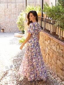 Faeriesty Đầm dạ hội chiffon in họa tiết thanh lịch, cổ tròn buộc dây, tay phồng, dáng suông eo, chân váy xòe - Hoàn hảo cho các bữa tiệc ngoài trời, đám cưới ngoài trời và những buổi hẹn hò lãng mạn. Tiệc mùa xuân. - Màu tím - Xem 1