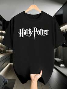 Warner Bros Camiseta de manga corta para hombre con temática de Harry Potter, cómoda camiseta de verano para exteriores, cuello redondo, diseño de estampado geométrico, estilo callejero informal, ligeramente elástica, ajuste regular, regalo ideal para cumpleaños, solsticio de verano y temporada de regreso a clases. - Negro - Ver 1