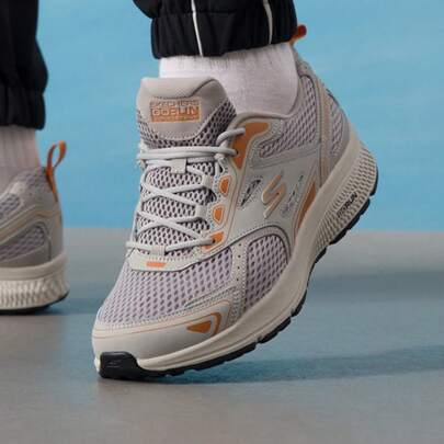 Skechers Zapatillas de running para hombre acolchadas, reactivas, ligeras y cómodas.