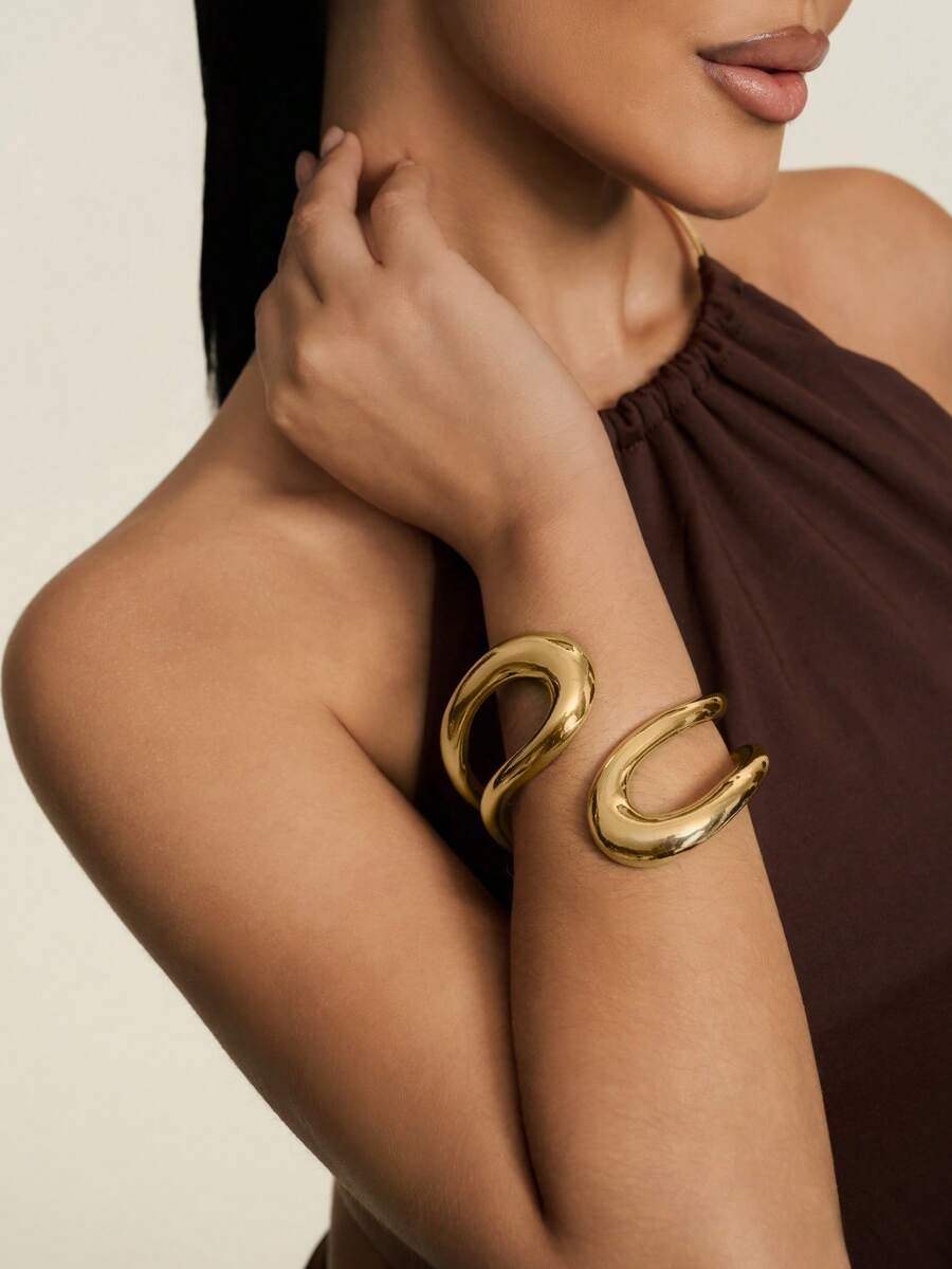 Altistry 1pc Oversized Gold Bangle Bracelet, Geometric Design, Suitable For Women, Great Gift For Birthday, Holiday - Gold - View 1